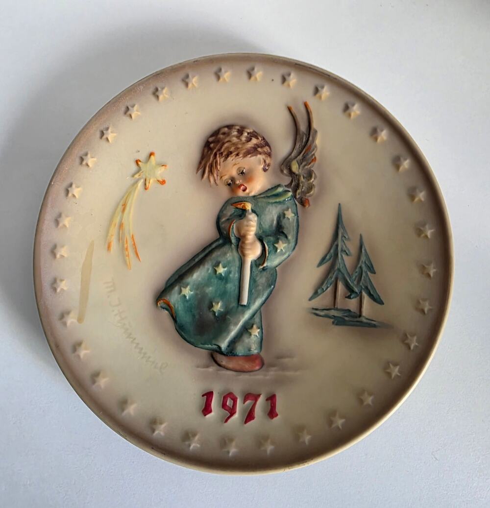 M.J. Hummel Goebel 1971 First Edition Annual Plate Hum 264 West Germany